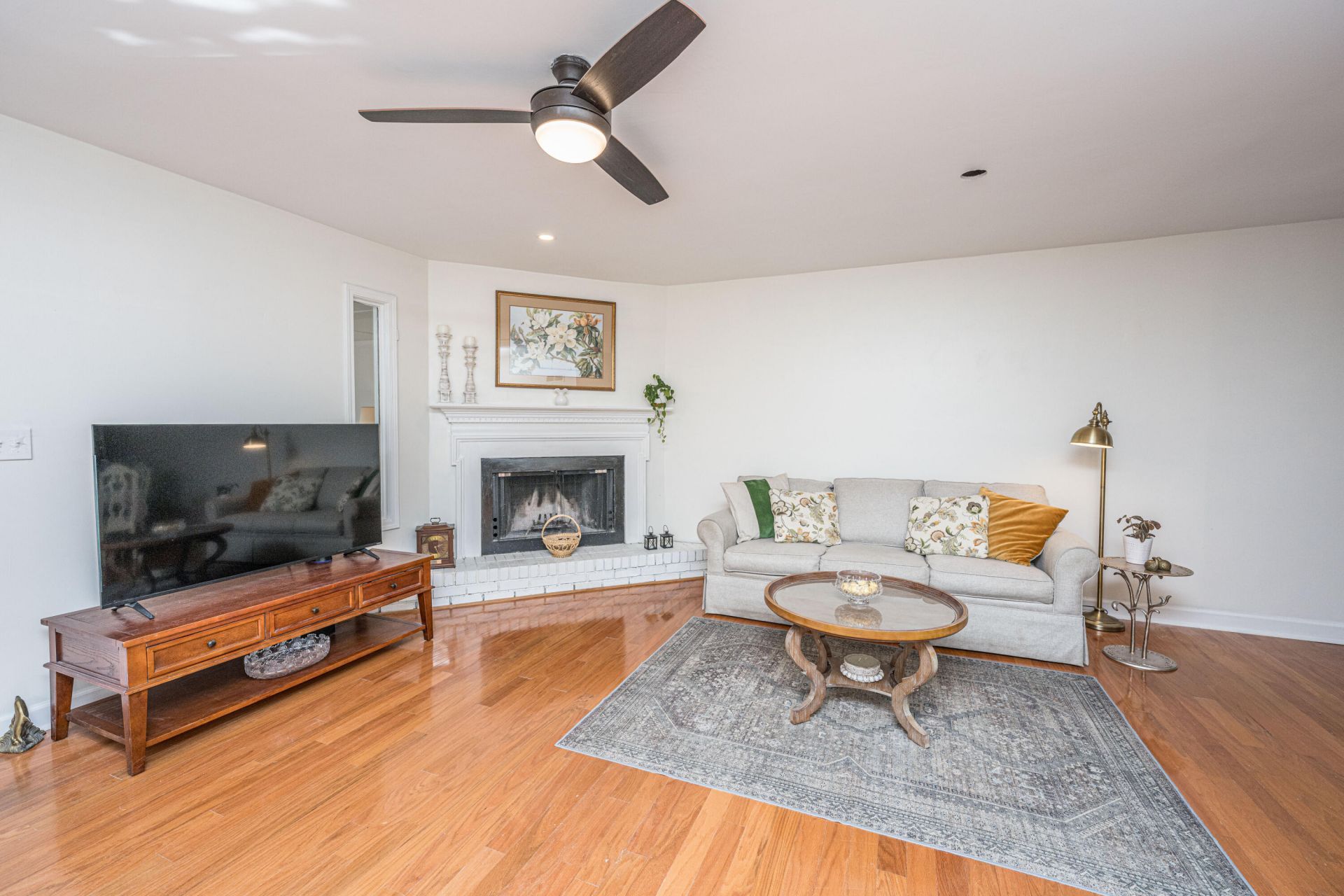 1307 Ventura Place Photo 15