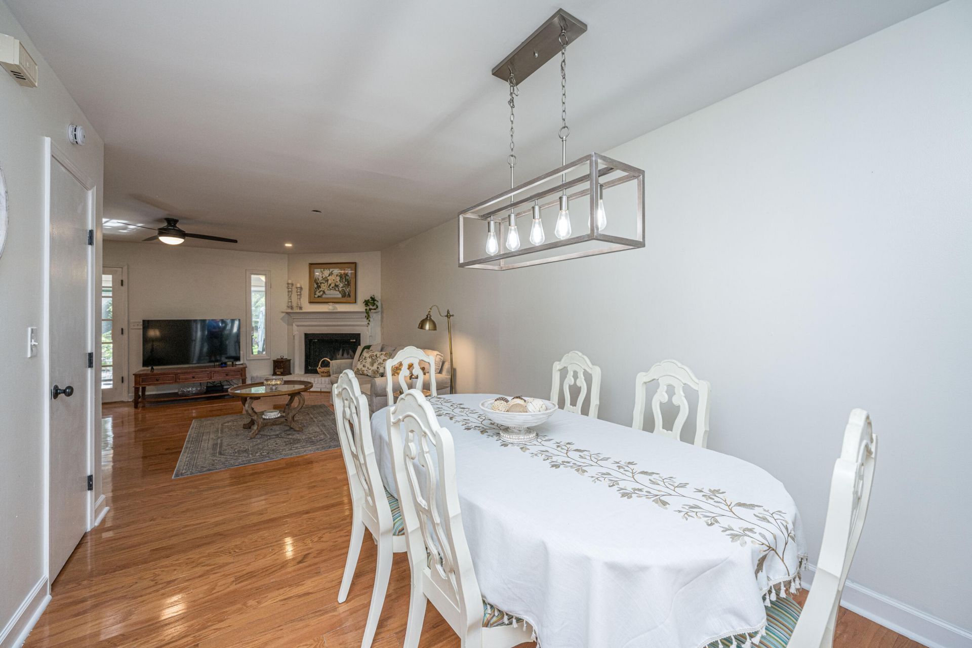 1307 Ventura Place Photo 7