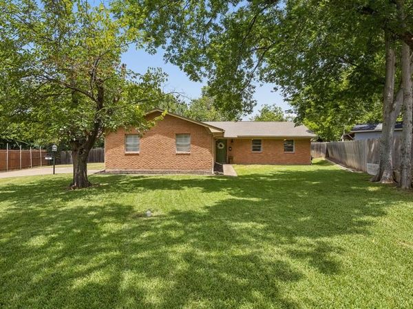 1034 8th Street , Grand Prairie, TX 75050
