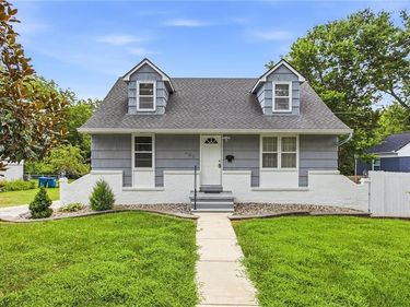 407 N Fairview Avenue, Liberty, MO 64068