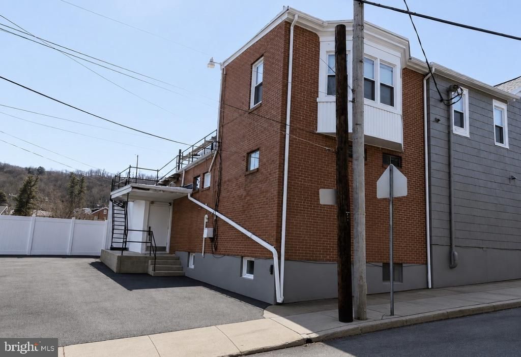 17 N 23RD STREET, MOUNT PENN, PA 19606