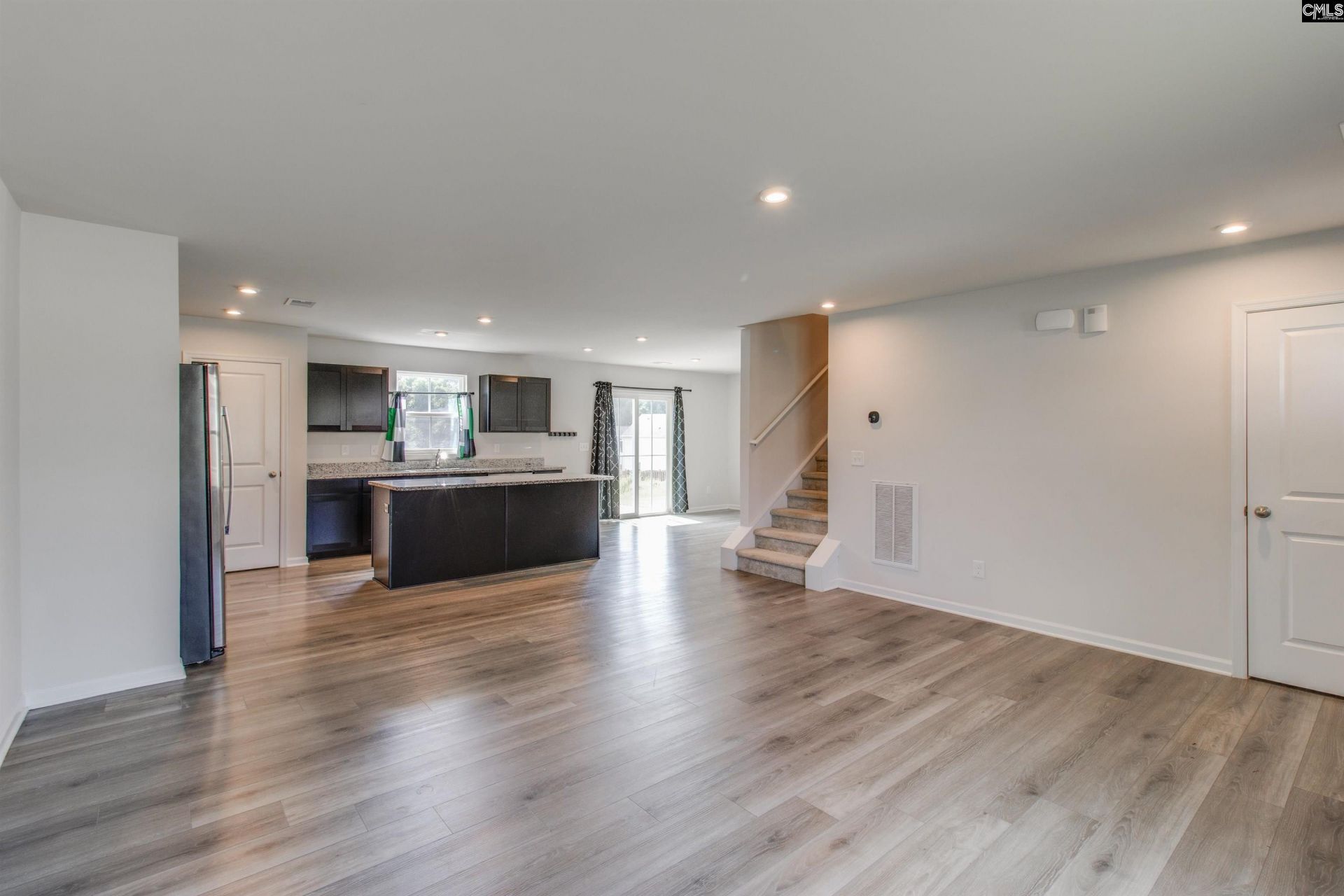 3033 Blue Brook Lane  Photo 4