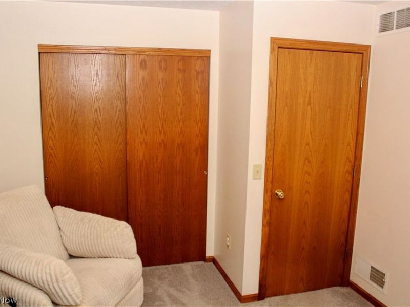 9555 S Salem Warren Road, Salem, OH 44460 Photo 27