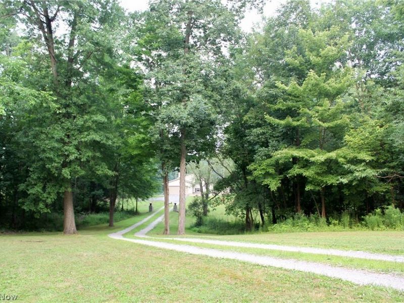 9555 S Salem Warren Road, Salem, OH 44460 Photo 3