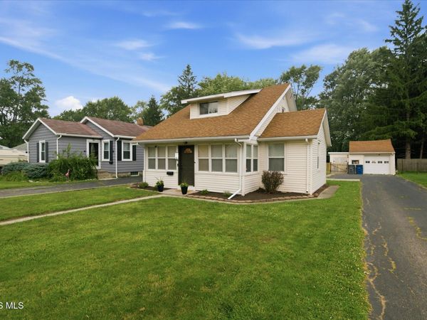 103 Silver Maple Drive, Perrysburg, OH 43551