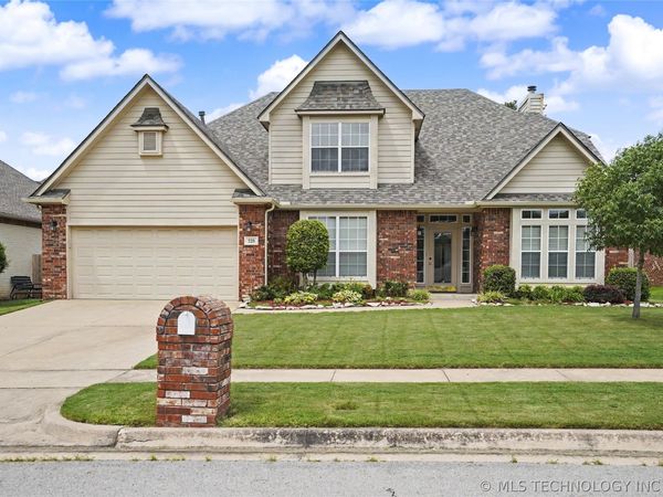 320 N Willow Avenue, Broken Arrow, OK 74012