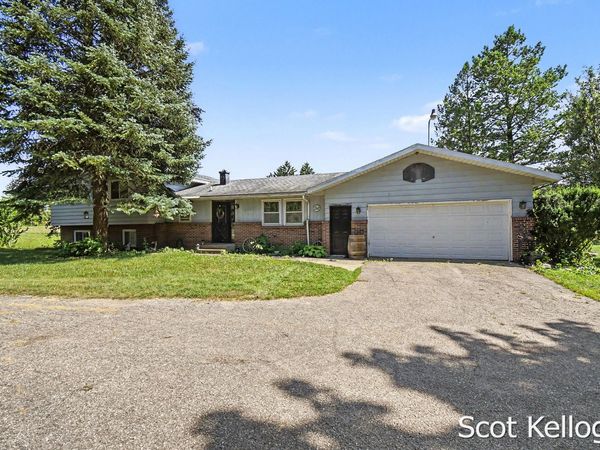 4118 16th Street, Dorr, MI 49323