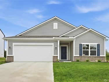 137 Evergreen Way, Brookville, OH 45309