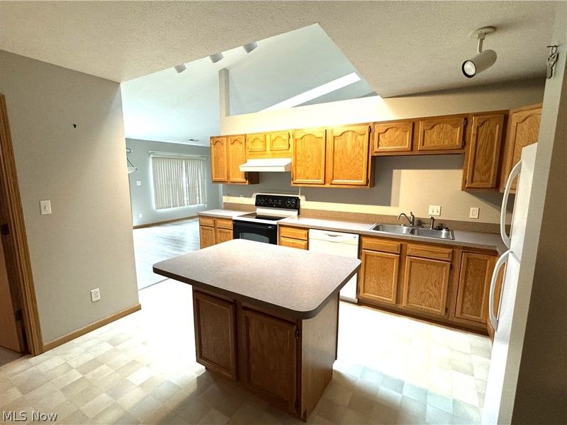 101 Brambly Hedge Drive, Millersburg, OH 44654 Photo 7