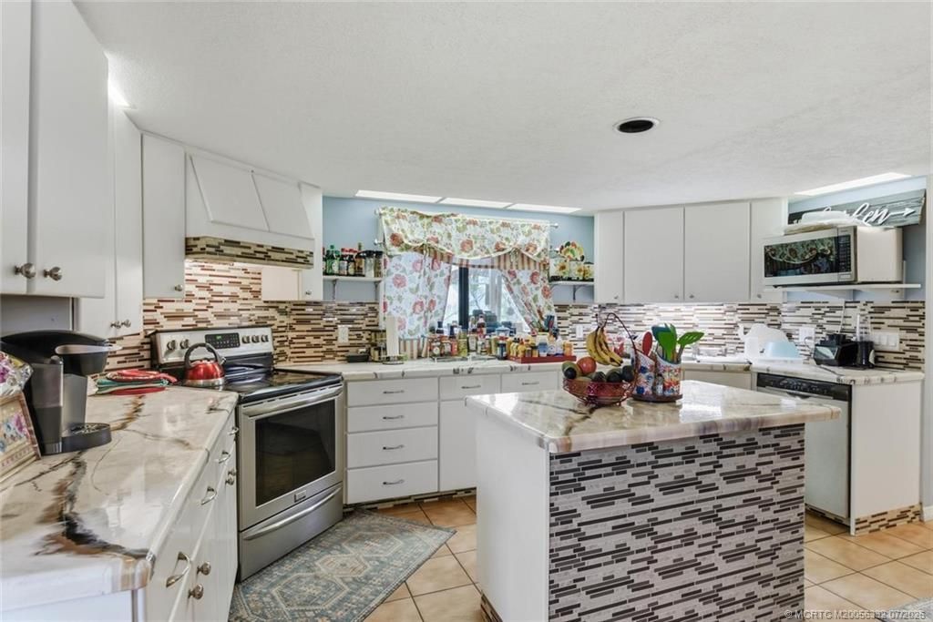 2937 SE Darien Road , Port Saint Lucie, FL 34952 Photo