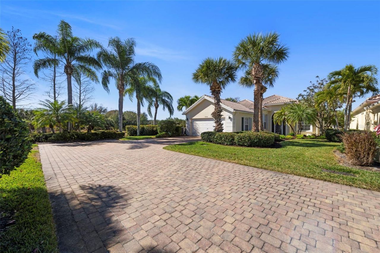 5735 Wilena Place, Sarasota, FL 34238 Photo