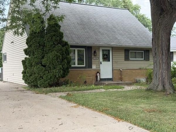 5314 W Wahner Ave, Brown Deer, WI 53223