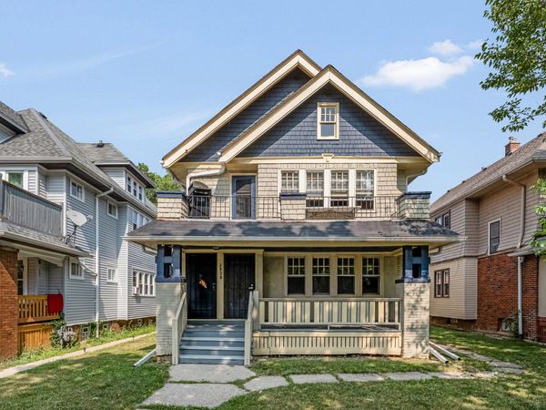 2828 N 49th St, Unit 2830, Milwaukee, WI 53210