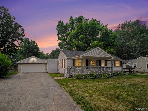 5104 Esta Drive, Genesee Township, Mi 48506