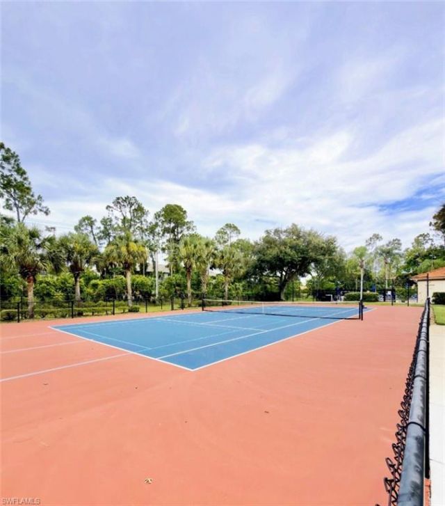 517 Robin Hood Cir, Unit 101, Naples, FL 34104 Photo