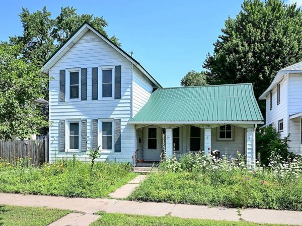 214 E Howard Street , Winona, MN 55987