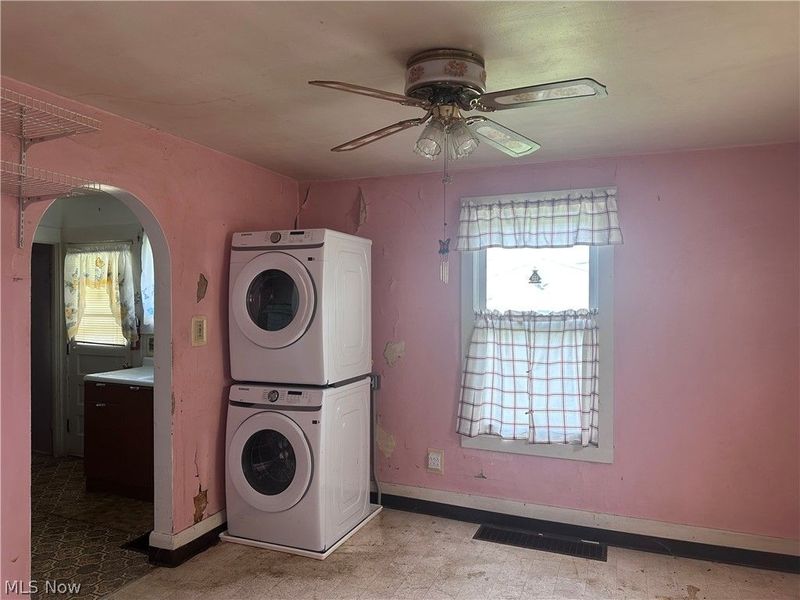 456 W New York Avenue, Sebring, OH 44672 Photo 9