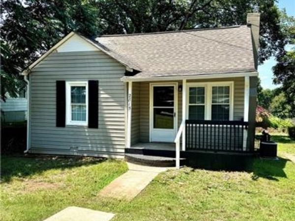 2815 Rowell Street , Winston-Salem, NC 27101