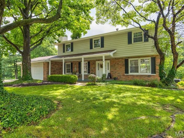 2001 River Aire Court Court , Godfrey, IL 62035