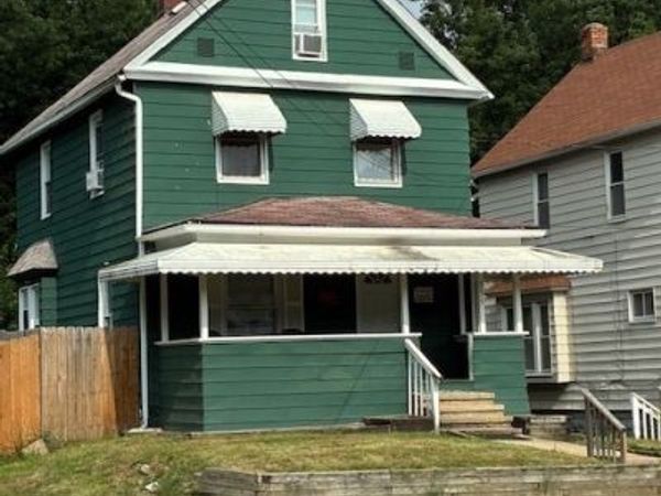 796 Kling Street , Akron, OH 44311