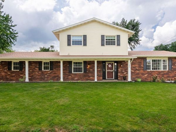 406 S 8th Street , Eldridge, IA 52748