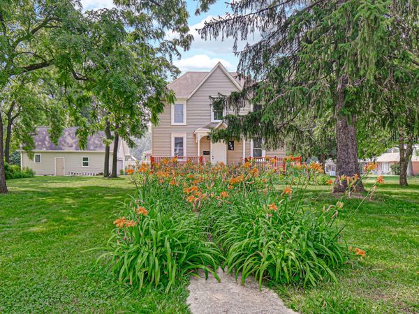 574 HERMAN Street , Crete, IL 60417
