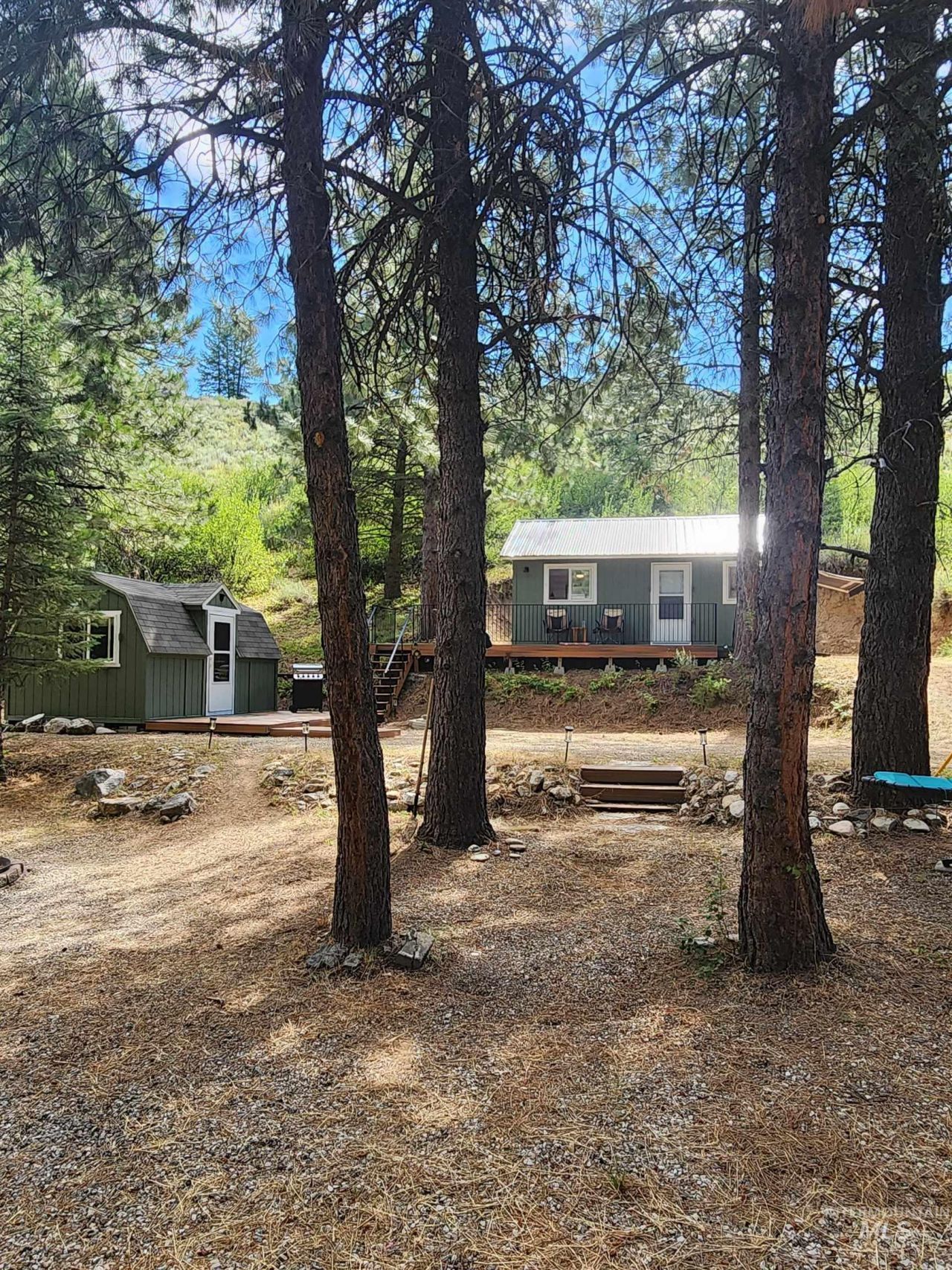 1062 N Hidden Pine Rd, Pine, ID 83647 Main Photo