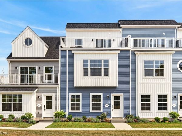 469 Harbor Lane, Lorain, OH 44052