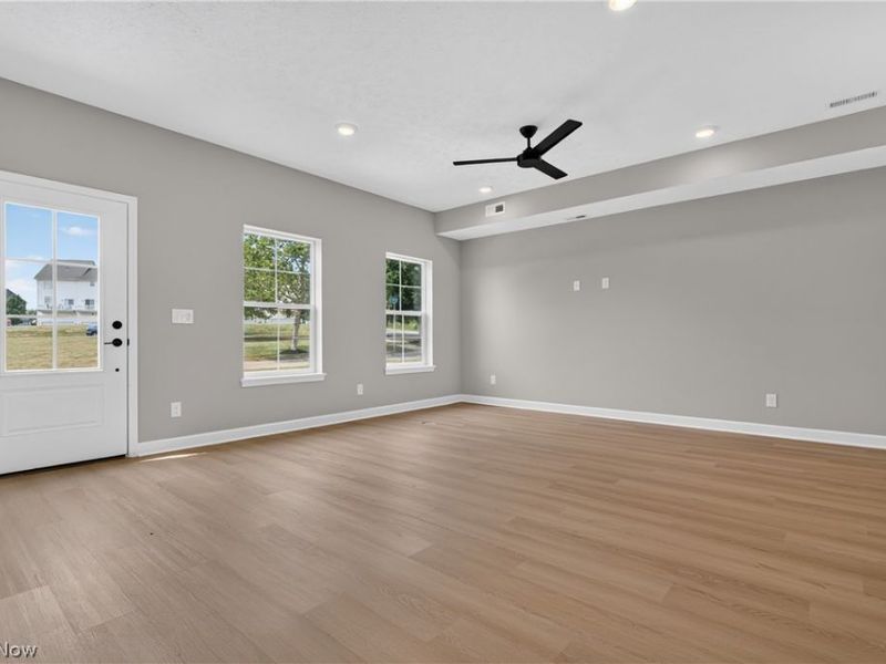 469 Harbor Lane, Lorain, OH 44052 Photo 19