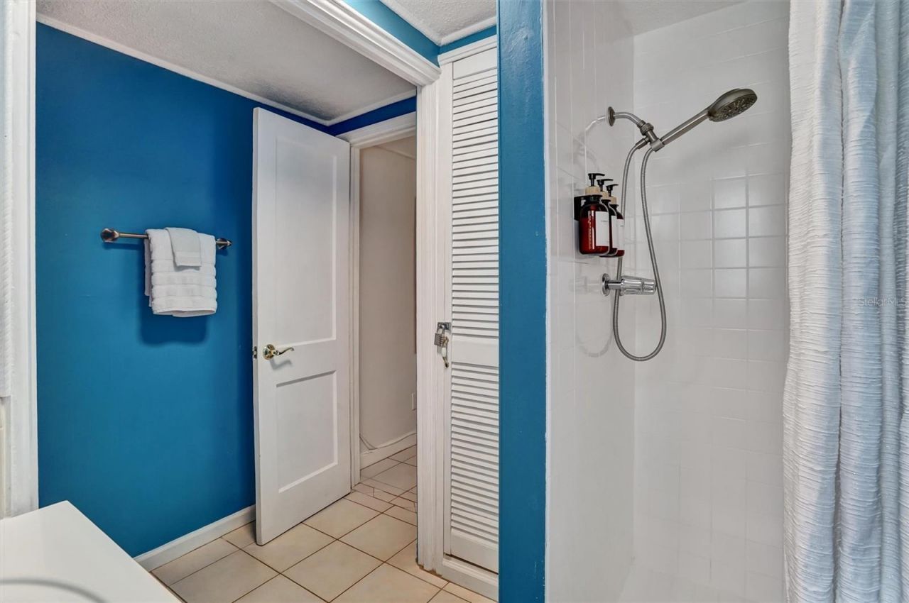 7716 Dartmouth Avenue N, Saint Petersburg, FL 33710 Photo