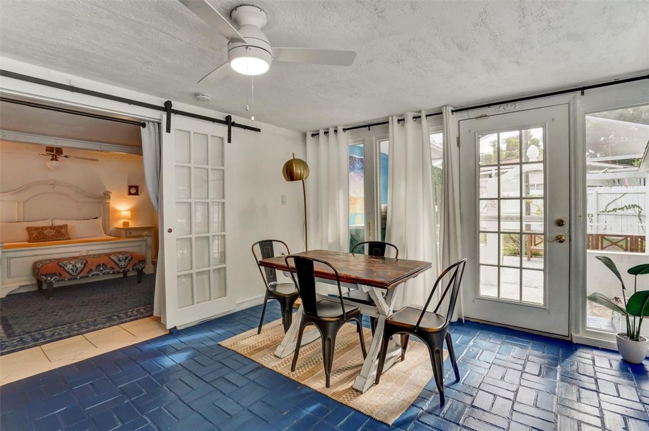 7716 Dartmouth Avenue N, Saint Petersburg, FL 33710 Photo
