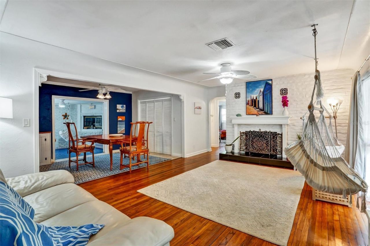 7716 Dartmouth Avenue N, Saint Petersburg, FL 33710 Photo
