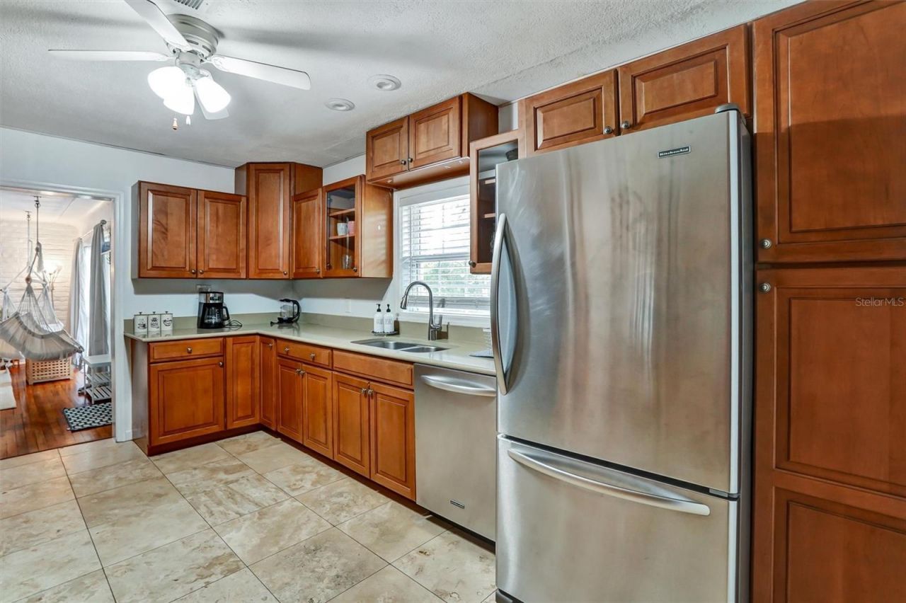 7716 Dartmouth Avenue N, Saint Petersburg, FL 33710 Photo