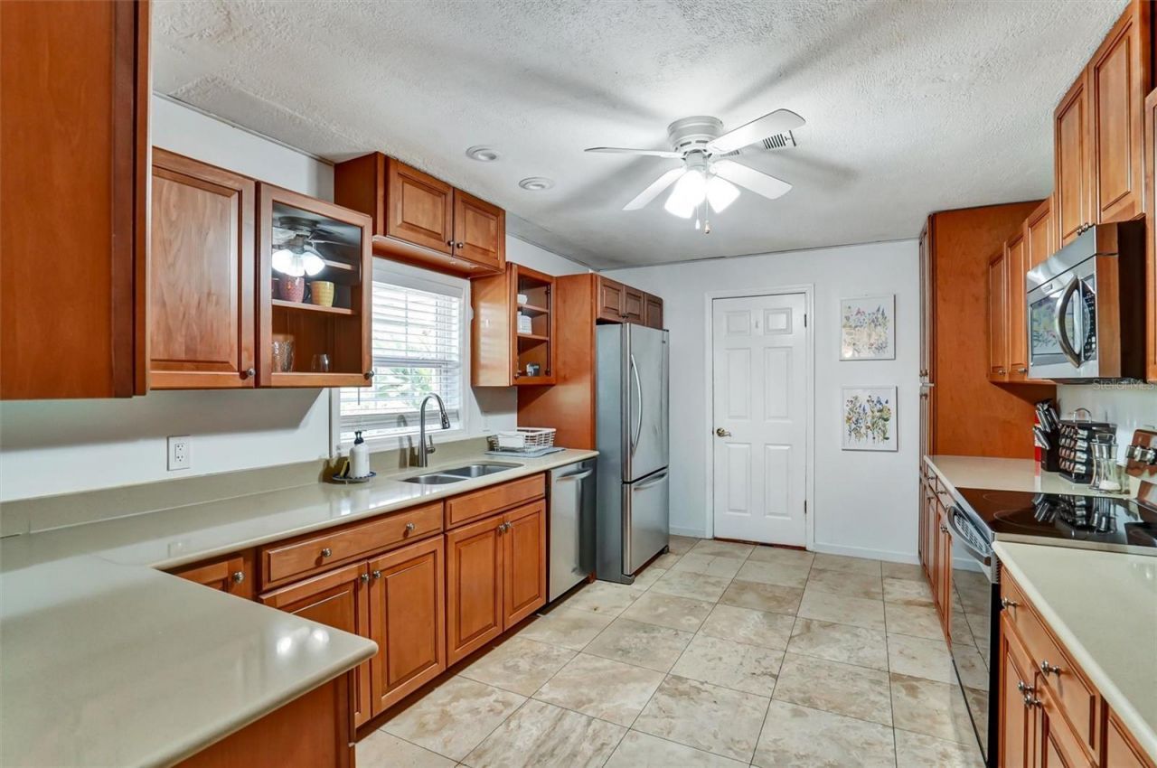 7716 Dartmouth Avenue N, Saint Petersburg, FL 33710 Photo