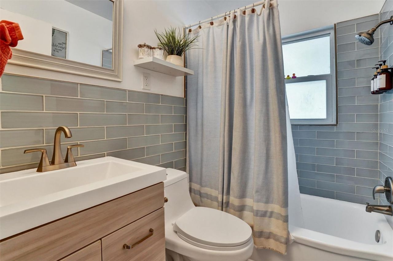 7716 Dartmouth Avenue N, Saint Petersburg, FL 33710 Photo