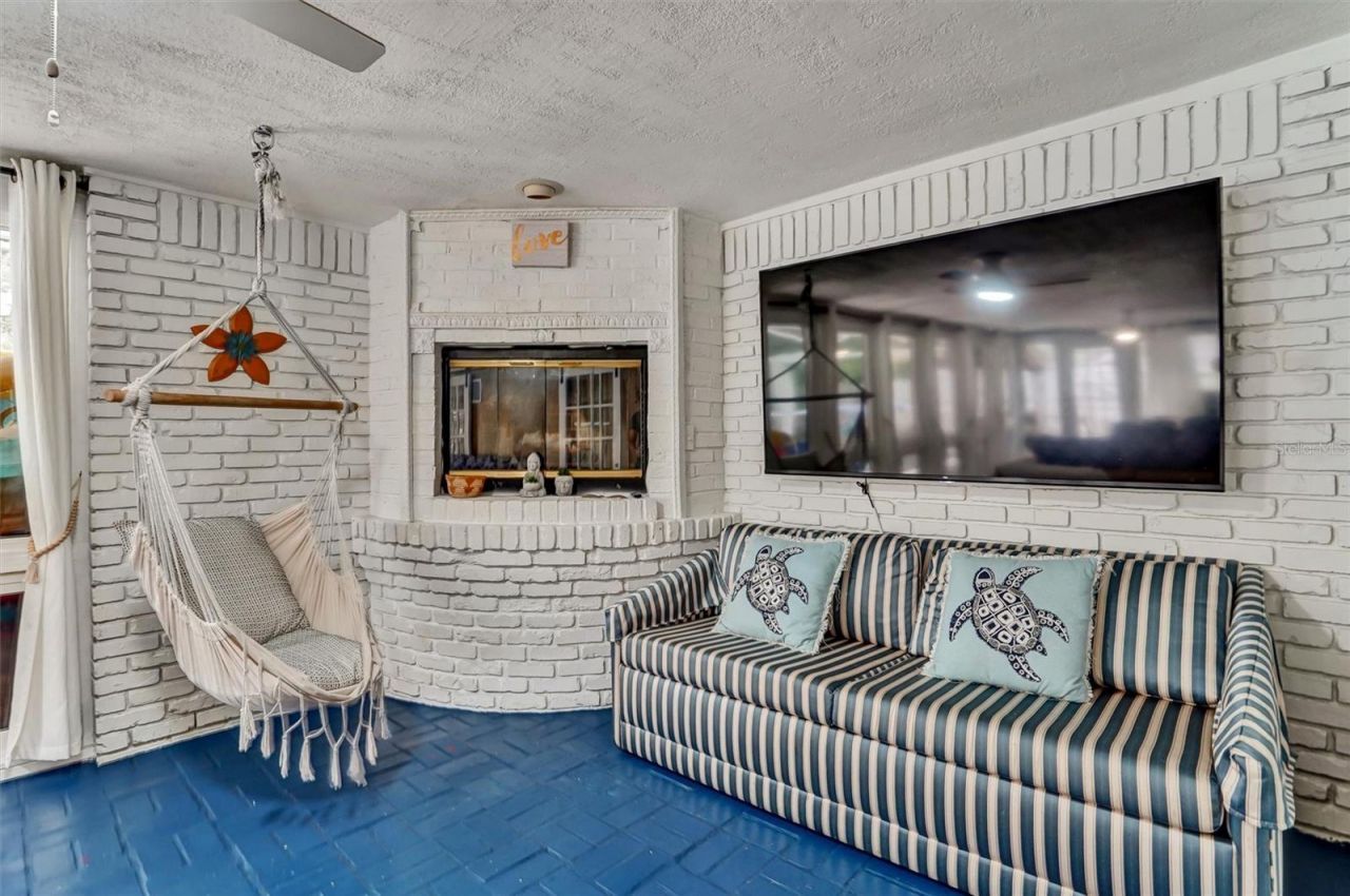 7716 Dartmouth Avenue N, Saint Petersburg, FL 33710 Photo
