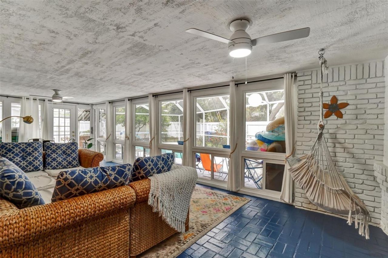 7716 Dartmouth Avenue N, Saint Petersburg, FL 33710 Photo