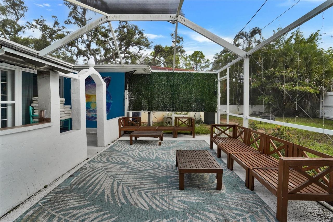 7716 Dartmouth Avenue N, Saint Petersburg, FL 33710 Photo