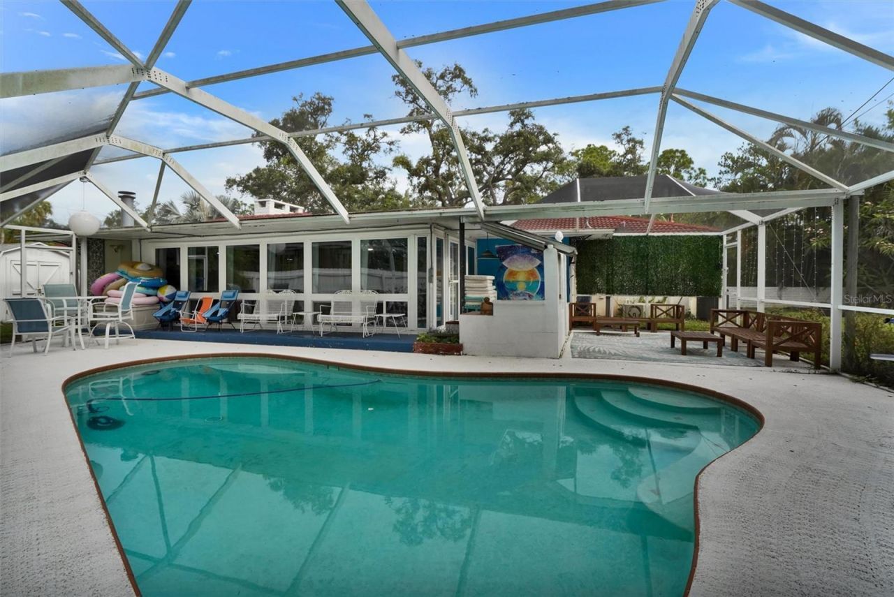 7716 Dartmouth Avenue N, Saint Petersburg, FL 33710 Photo