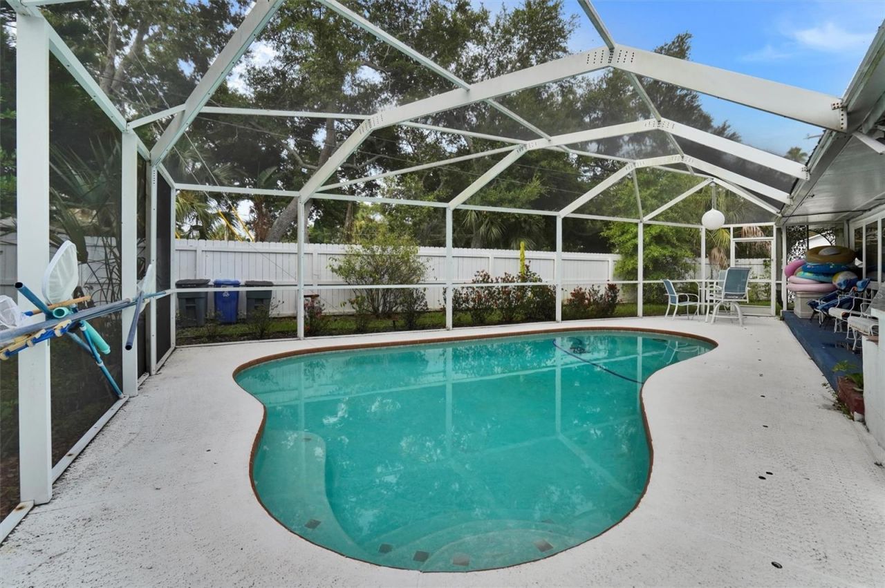7716 Dartmouth Avenue N, Saint Petersburg, FL 33710 Photo