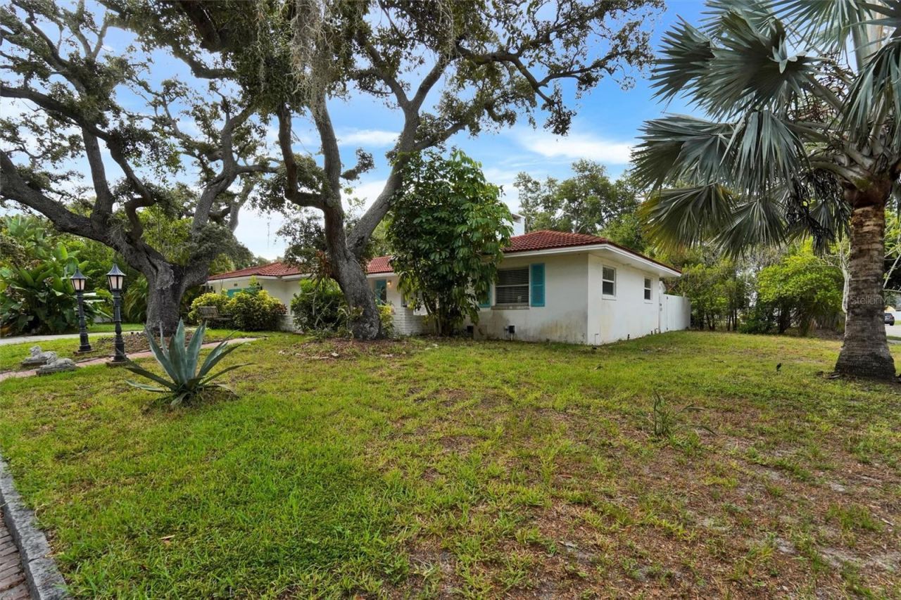 7716 Dartmouth Avenue N, Saint Petersburg, FL 33710 Photo
