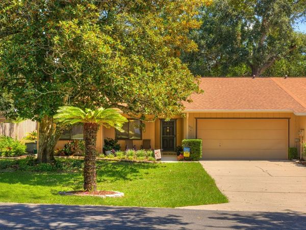 1055 W VILLAGE GREEN RD , DELAND, FL 32720
