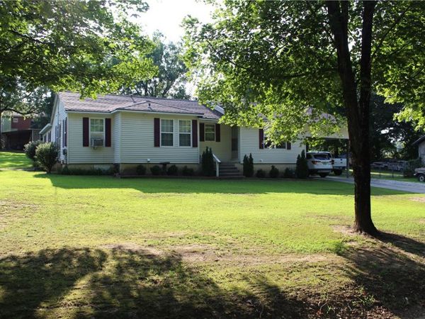 1002 N Robinson, Harrison, AR 72601