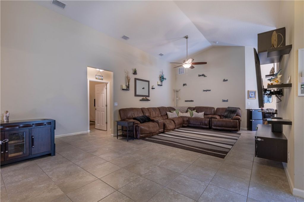 8195 Westfield Circle, Vero Beach, FL 32966 Photo