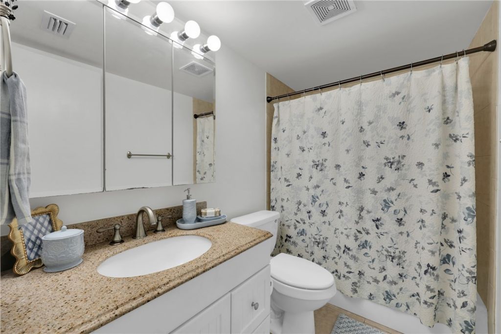 2302 Sunrise Boulevard, Unit 209, Fort Pierce, FL 34982 Photo
