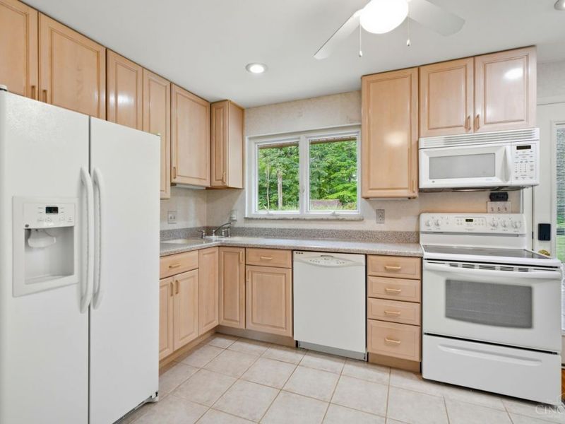 10789 Kinglet Circle, Montgomery, OH 45249 Photo 11