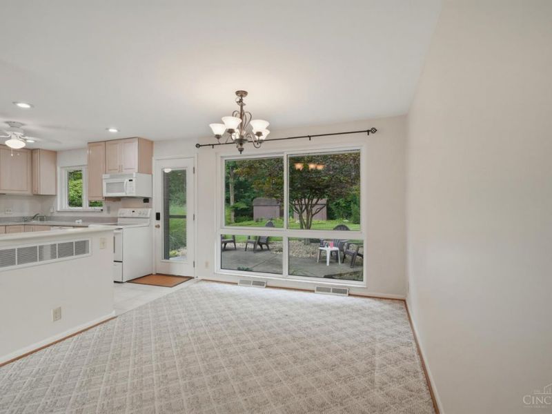10789 Kinglet Circle, Montgomery, OH 45249 Photo 11