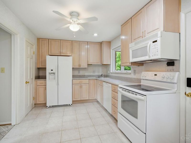 10789 Kinglet Circle, Montgomery, OH 45249 Photo 12