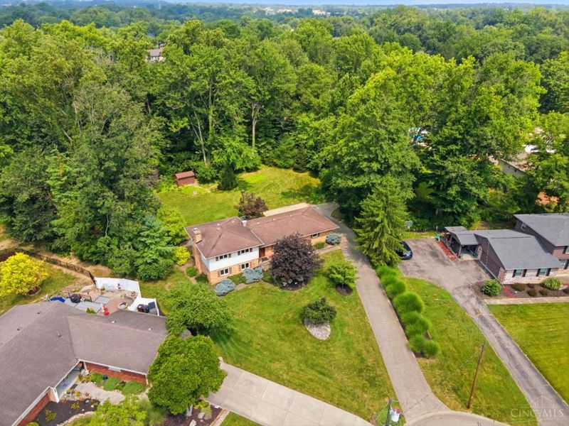 10789 Kinglet Circle, Montgomery, OH 45249 Photo 2
