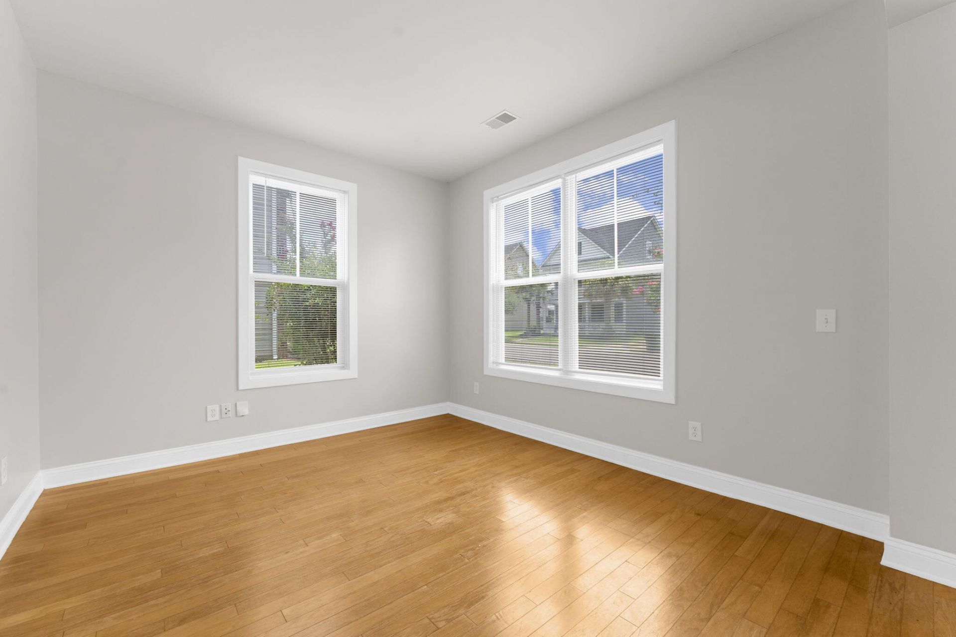 114 Pavilion Street Photo 12